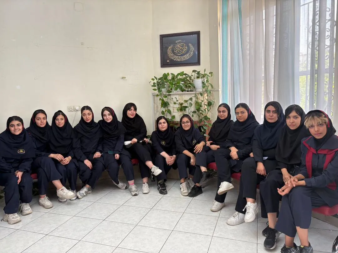 دبیرستان دخترانه مهرپویا