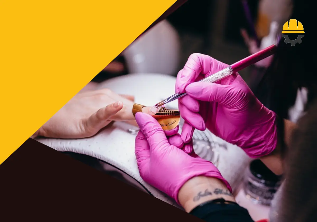 معرفی 8 آموزشگاه کاشت ناخن برتر شیراز، بهترین آموزش کاشت ناخن شیراز کجاست؟