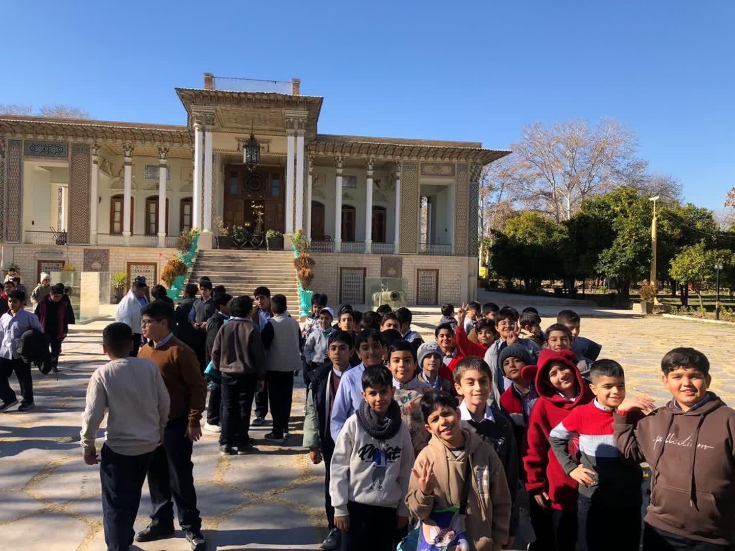 پیش دبستان و دبستان غیر دولتی همای رحمت